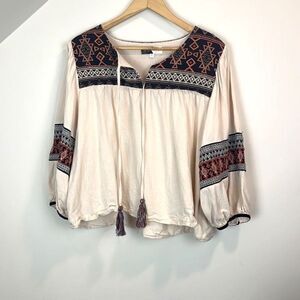 EXCLUSIVE PIPER&SCOOT TASSEL TIE TRIBAL EMBROIDERD TOP, CREAM SIZE L